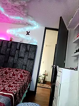 Snapshot of Nicole420squirt chatting on 10.14.25 Nicole420squirt online show from 10.14.25