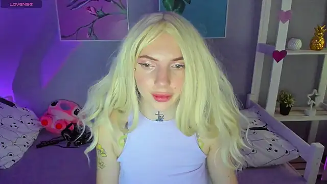 Snapshot of AnneTenet chatting on 12.14.24 AnneTenet online show from 12.14.24