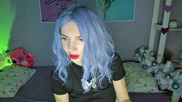 Snapshot of AnneTenet chatting on 12.19.24 AnneTenet online show from 12.19.24