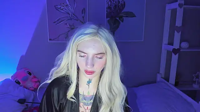 Snapshot of AnneTenet chatting on 01.26.25 AnneTenet online show from 01.26.25