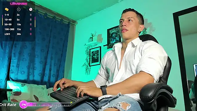 Snapshot of ThomsEvery_ chatting on 10.17.25 ThomsEvery online show from 10.17.25