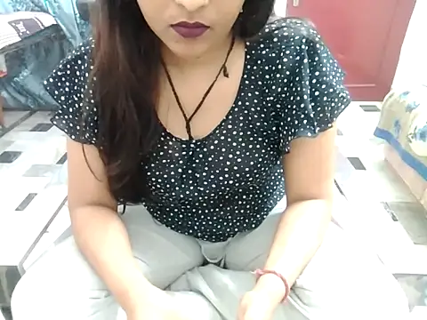 Snapshot of aarushi_sharmaa chatting on 02.22.25 aarushi sharmaa online show from 02.22.25