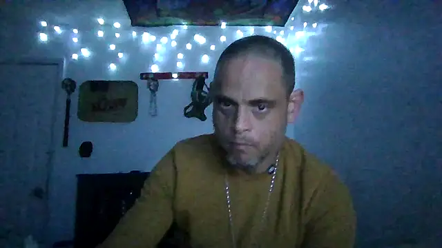 Snapshot of Buffshagswell chatting on 03.06.25 Buffshagswell online show from 03.06.25