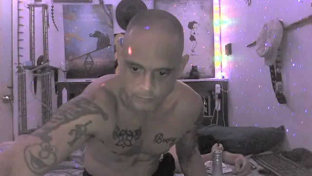 Snapshot of Buffshagswell chatting on 10.02.25 Buffshagswell online show from 10.02.25