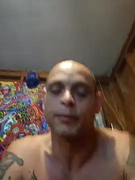 Snapshot of Buffshagswell chatting on 10.19.25 Buffshagswell online show from 10.19.25