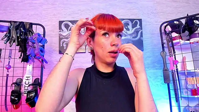 Snapshot of IvanaFetish chatting on 09.19.25 IvanaFetish online show from 09.19.25