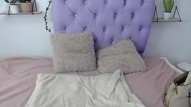 Snapshot of Freyja_01 chatting on 09.26.25 Freyja 01 online show from 09.26.25