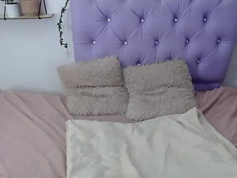 Snapshot of Freyja_01 chatting on 10.07.25 Freyja 01 online show from 10.07.25