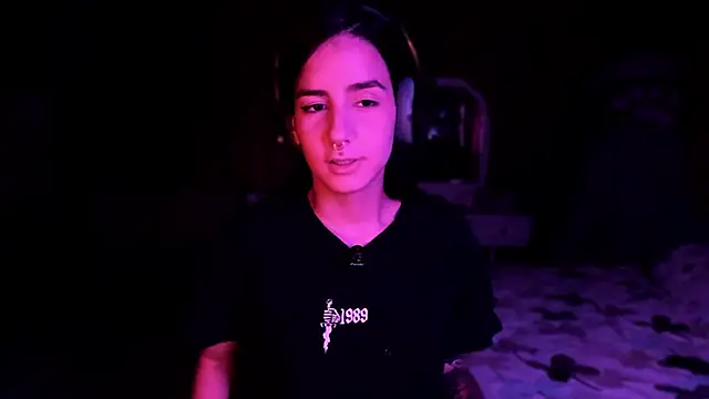 Alice woodville online show from 11.03.25