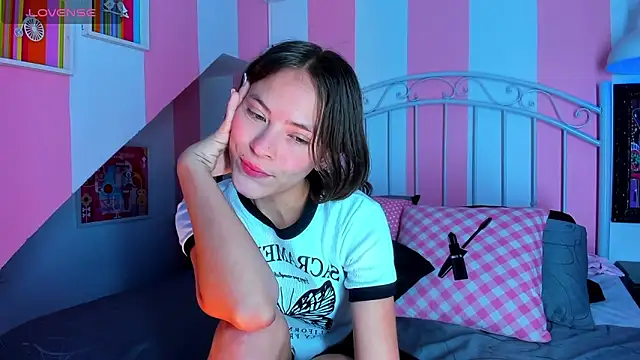 Snapshot of Liah_Grey8 chatting on 12.16.24 Liah Grey8 online show from 12.16.24