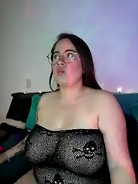 Snapshot of soofy__ chatting on 01.16.25 soofy online show from 01.16.25