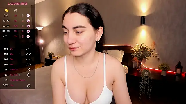 hannacheekss  online show from 12.06.24