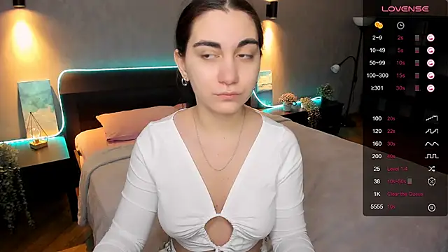 hannacheekss  online show from 02.07.25