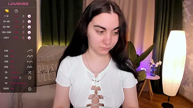 hannacheekss  online show from 03.12.25