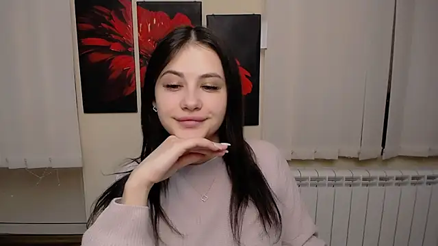 Snapshot of AliceSexyyy_ chatting on 12.13.24 AliceSexyyy online show from 12.13.24