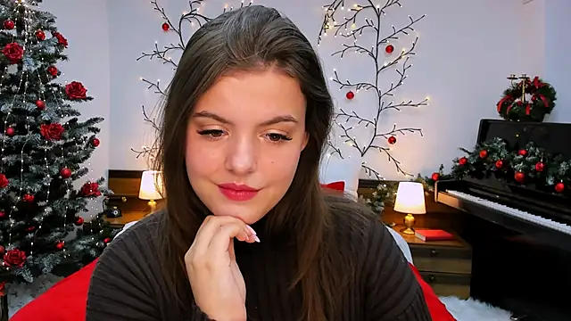 Snapshot of showmeparadise chatting on 12.14.24 showmeparadise online show from 12.14.24