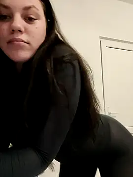 Snapshot of leeya_lee chatting on 01.18.25 leeya lee online show from 01.18.25