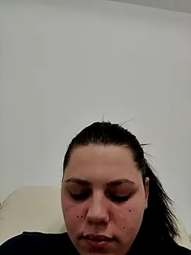 Snapshot of leeya_lee chatting on 01.21.25 leeya lee online show from 01.21.25