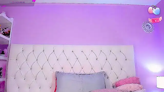 Snapshot of Babyaleja chatting on 03.20.25 Babyaleja online show from 03.20.25
