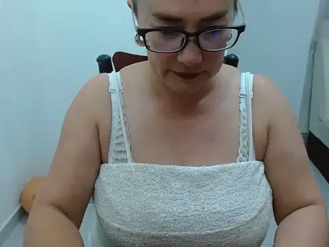 Snapshot of AllisonMillerHot chatting on 01.07.25 AllisonMillerHot online show from 01.07.25