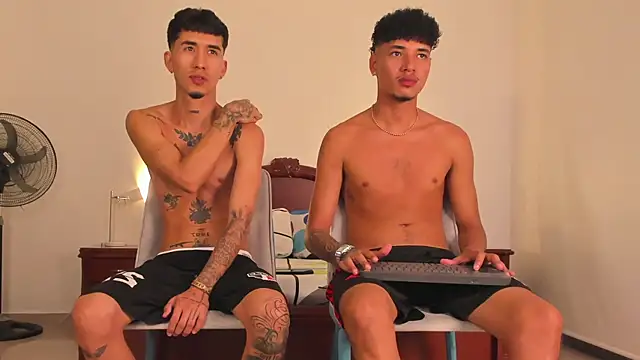 Snapshot of Ian_and_Noah chatting on 09.08.25 Ian and Noah online show from 09.08.25