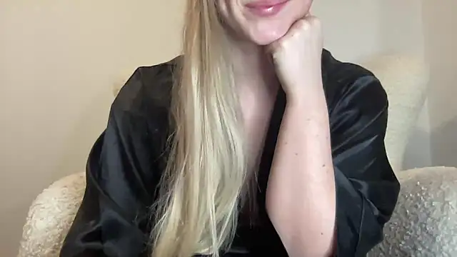 Snapshot of YourGreekAnna chatting on 01.25.25 YourGreekAnna online show from 01.25.25