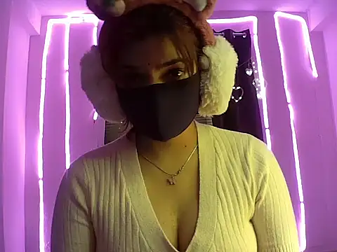 Snapshot of your_pokkie chatting on 01.11.25 your pokkie online show from 01.11.25