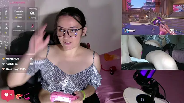 Snapshot of sobresalinaa chatting on 09.22.25 sobresalinaa online show from 09.22.25