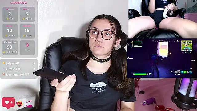 Snapshot of sobresalinaa chatting on 10.16.25 sobresalinaa online show from 10.16.25