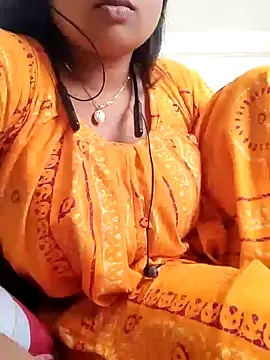 Snapshot of Priya_2222 chatting on 01.21.25 Priya 2222 online show from 01.21.25