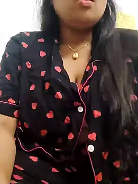 Snapshot of Priya_2222 chatting on 02.10.25 Priya 2222 online show from 02.10.25