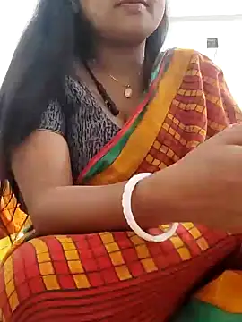 Snapshot of Priya_2222 chatting on 02.11.25 Priya 2222 online show from 02.11.25
