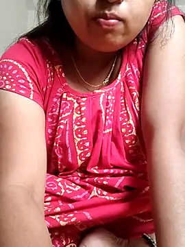 Snapshot of Priya_2222 chatting on 03.07.25 Priya 2222 online show from 03.07.25