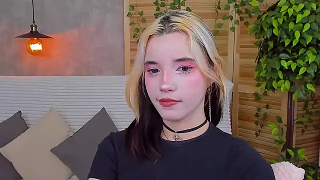 Snapshot of as1an_girlfriend chatting on 01.28.25 as1an girlfriend online show from 01.28.25