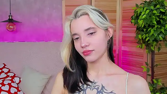 Snapshot of as1an_girlfriend chatting on 03.07.25 as1an girlfriend online show from 03.07.25