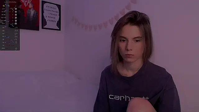 Snapshot of _ni_kiss chatting on 12.17.24 ni kiss online show from 12.17.24