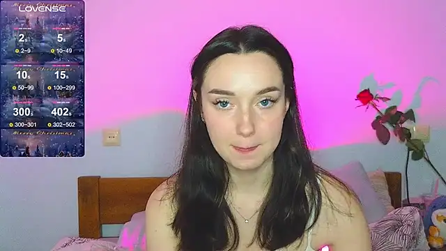 Snapshot of Wild_Sophie_ chatting on 12.19.24 Wild Sophie online show from 12.19.24