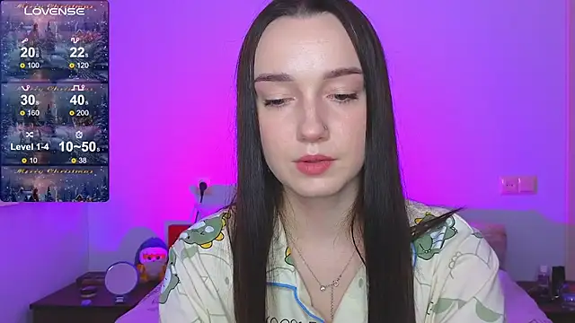 Snapshot of Wild_Sophie_ chatting on 01.10.25 Wild Sophie online show from 01.10.25