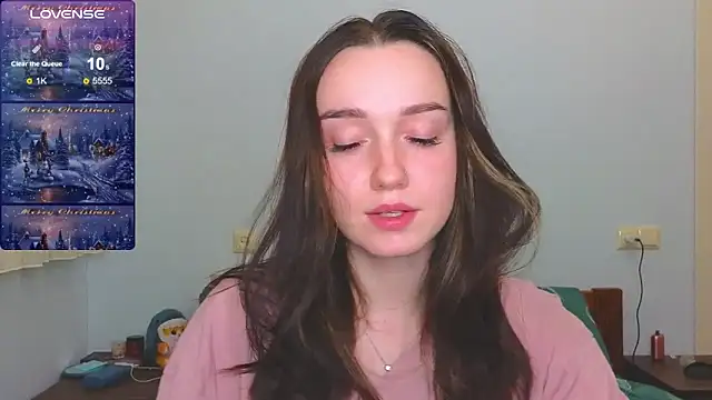 Snapshot of Wild_Sophie_ chatting on 01.24.25 Wild Sophie online show from 01.24.25