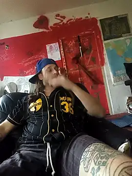 Ozomitro online show from 10.27.25