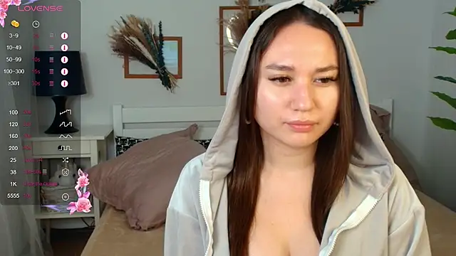 Snapshot of margeriTirell chatting on 12.06.24 margeriTirell online show from 12.06.24