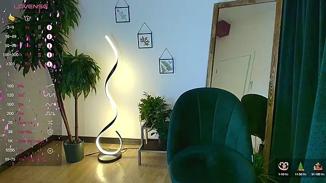 Snapshot of margeriTirell chatting on 01.16.25 margeriTirell online show from 01.16.25