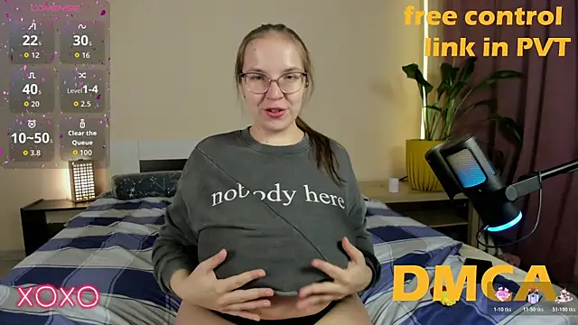 Snapshot of Your_Penny_ chatting on 11.02.25 Your Penny online show from 11.02.25