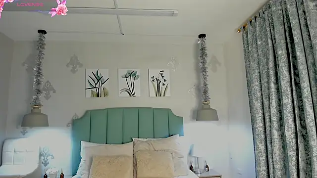 Khenta Michells online show from 02.17.25