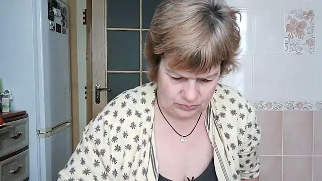 Snapshot of Ettie_Tonia chatting on 02.15.25 Ettie Tonia online show from 02.15.25
