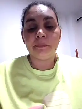 Snapshot of MirandaSoto chatting on 02.11.25 MirandaSoto online show from 02.11.25