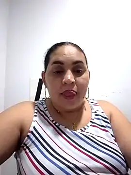 Snapshot of MirandaSoto chatting on 03.09.25 MirandaSoto online show from 03.09.25