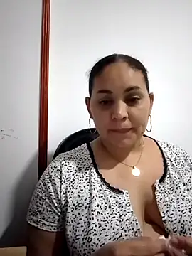 Snapshot of MirandaSoto chatting on 03.12.25 MirandaSoto online show from 03.12.25