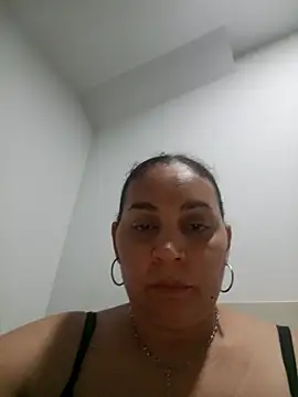 Snapshot of MirandaSoto chatting on 10.15.25 MirandaSoto online show from 10.15.25