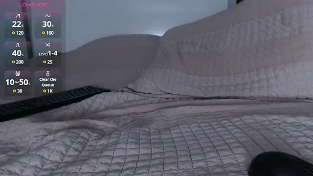 Snapshot of Aaron_Tate chatting on 12.14.24 Aaron Tate online show from 12.14.24